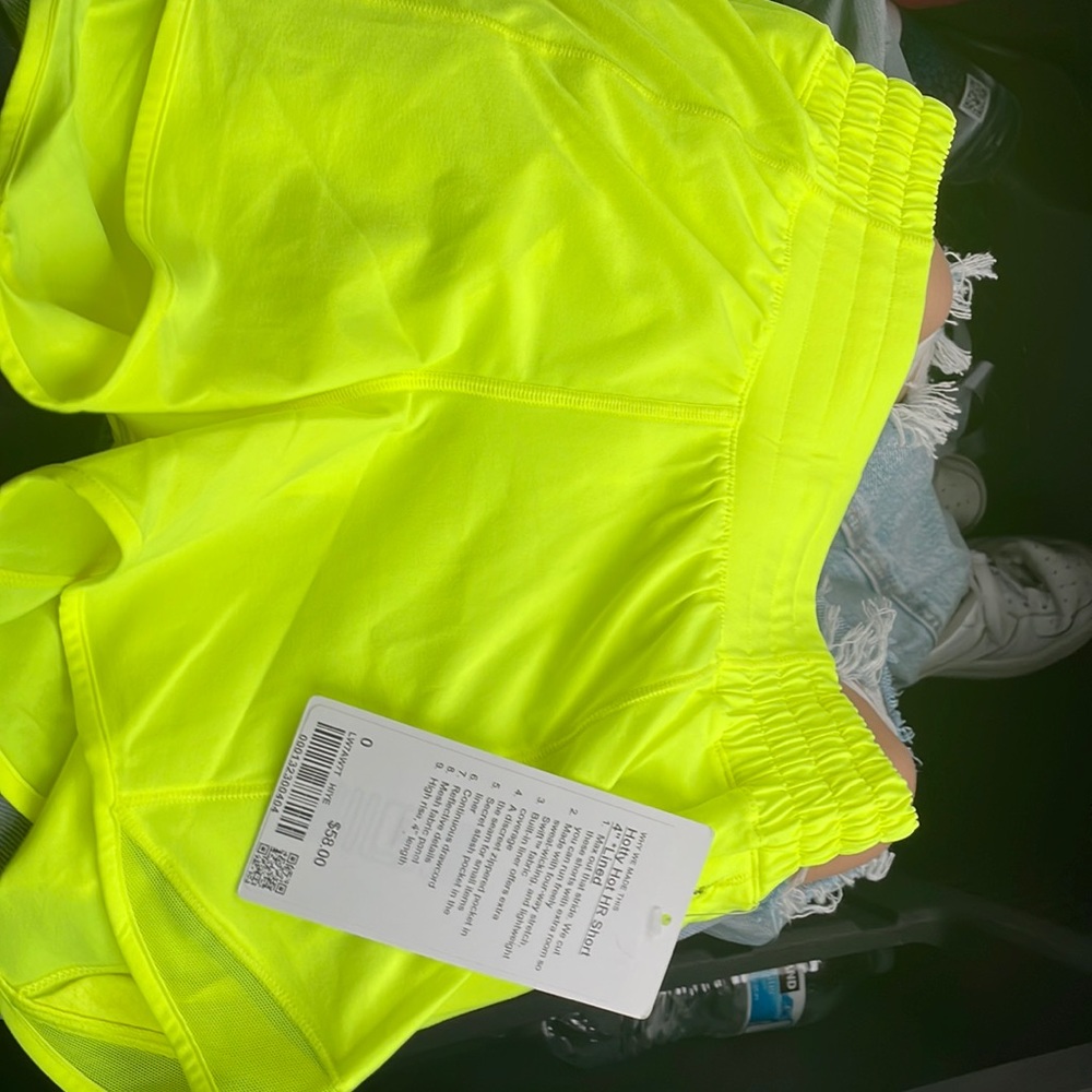 Lululemon hotty hot HR short 4” *lined